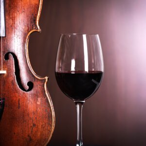 Wieczór z muzyką i winem w Krakowie